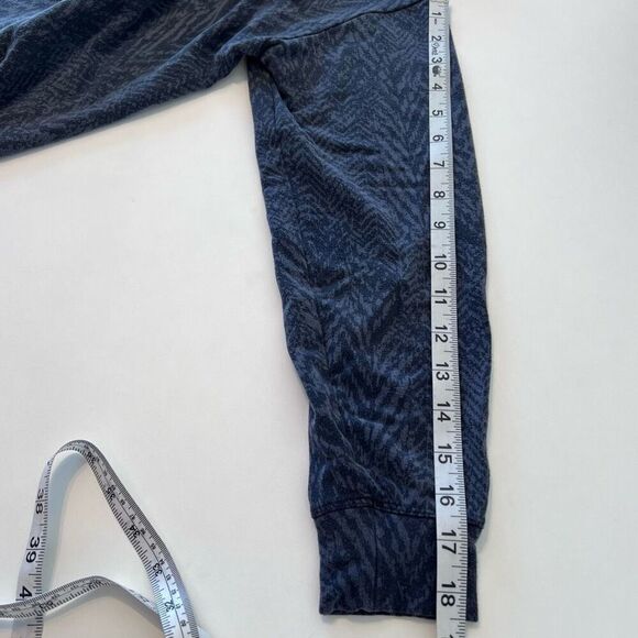 Athleta crew neck navy blue brindle pattern long sleeve sweater size small runs - Picture 7 of 12